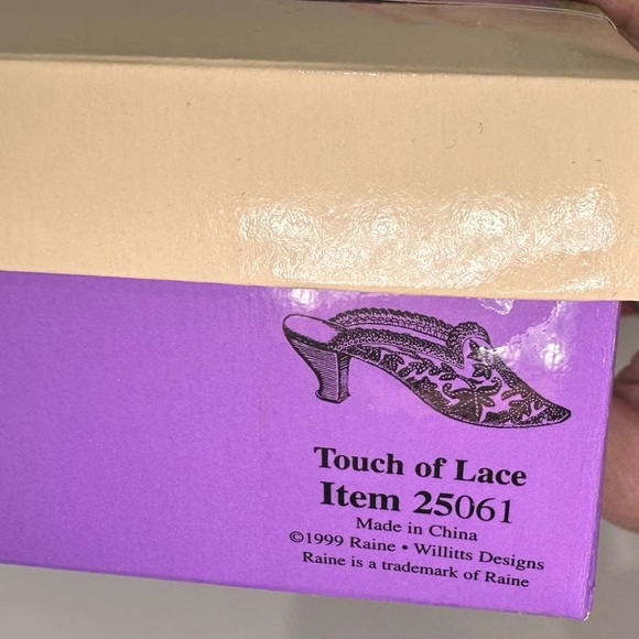 Just The Right Shoe vintage miniature shoe. “touch of lace” - Picture 9 of 12